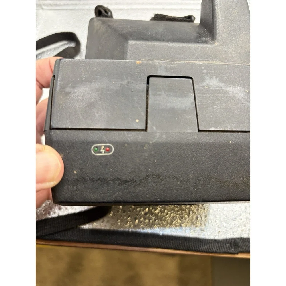 Vintage Polaroid  Sun 660 Autofocus Camera 600 Series Untested